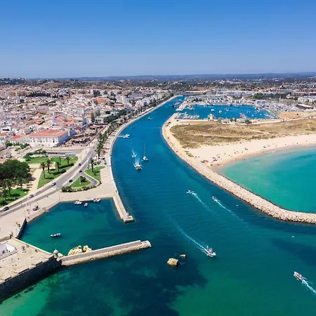 Daire Comfort And Ideal Location To Explore #1981 Lagos